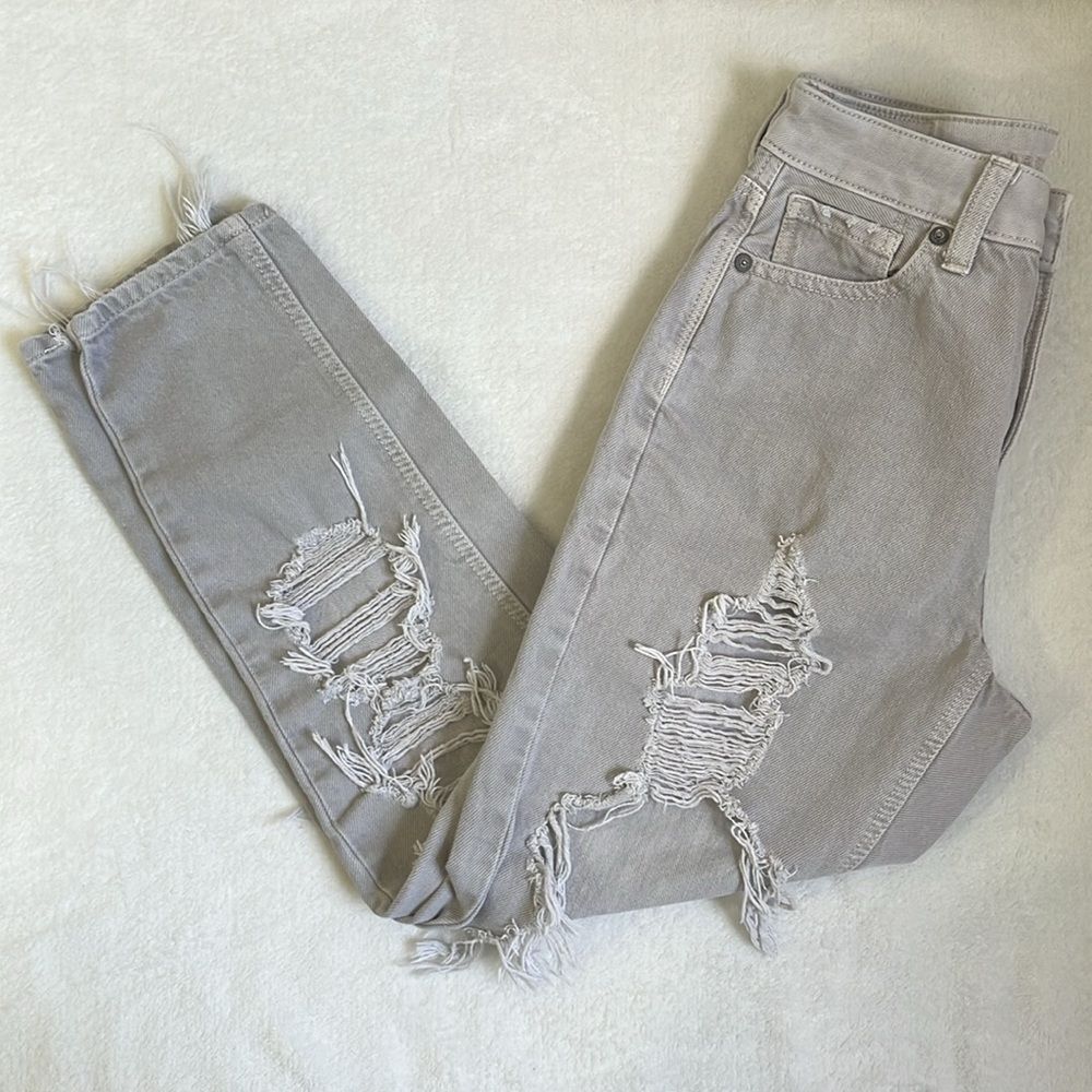 American Eagle Outfitters Women’s Gray Denim Distressed Mom Jeans Size 0 Regular